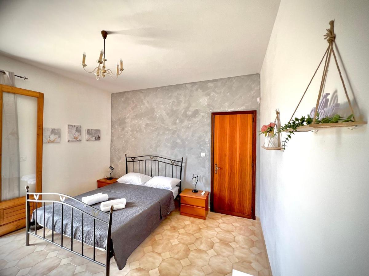 Casa Vacanze "Sautufao" Санта-Венерина Экстерьер фото